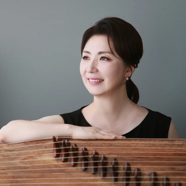 Junghwa Lee headshot